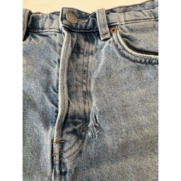 & other stories denim jean shorts Women Size 27 Blue distressed button fly - Picture 9 of 9
